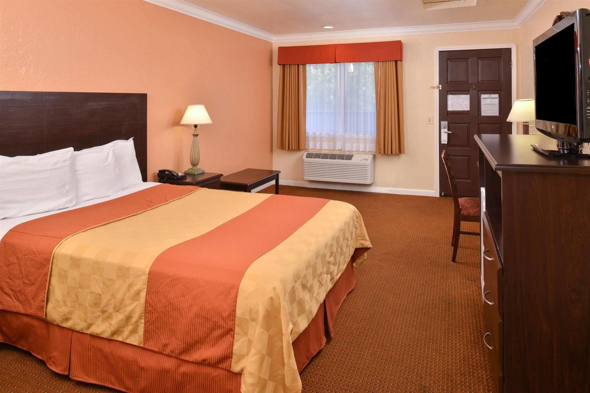 Americas Best Value Inn Sunnyvale Buitenkant foto